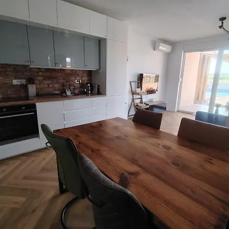 Olives بريفلاكا